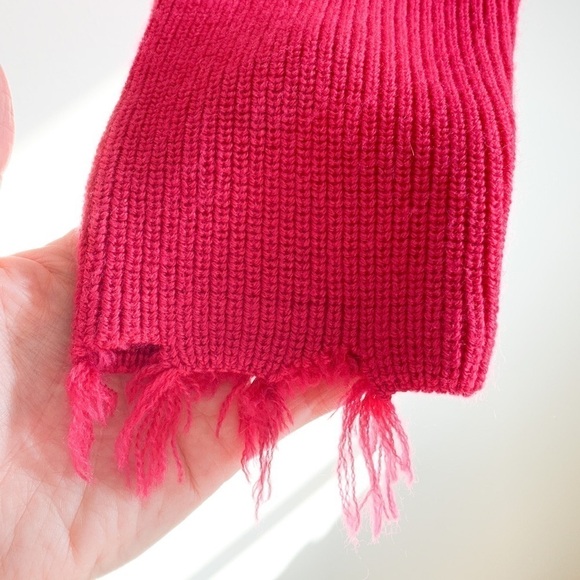 Lovers + Friends Prospect Fray Hem Barbie Pink Fuchsia V neck Cropped Sweater - Picture 7 of 10